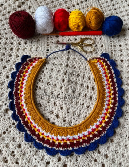 Crochet neckpiece mustard.