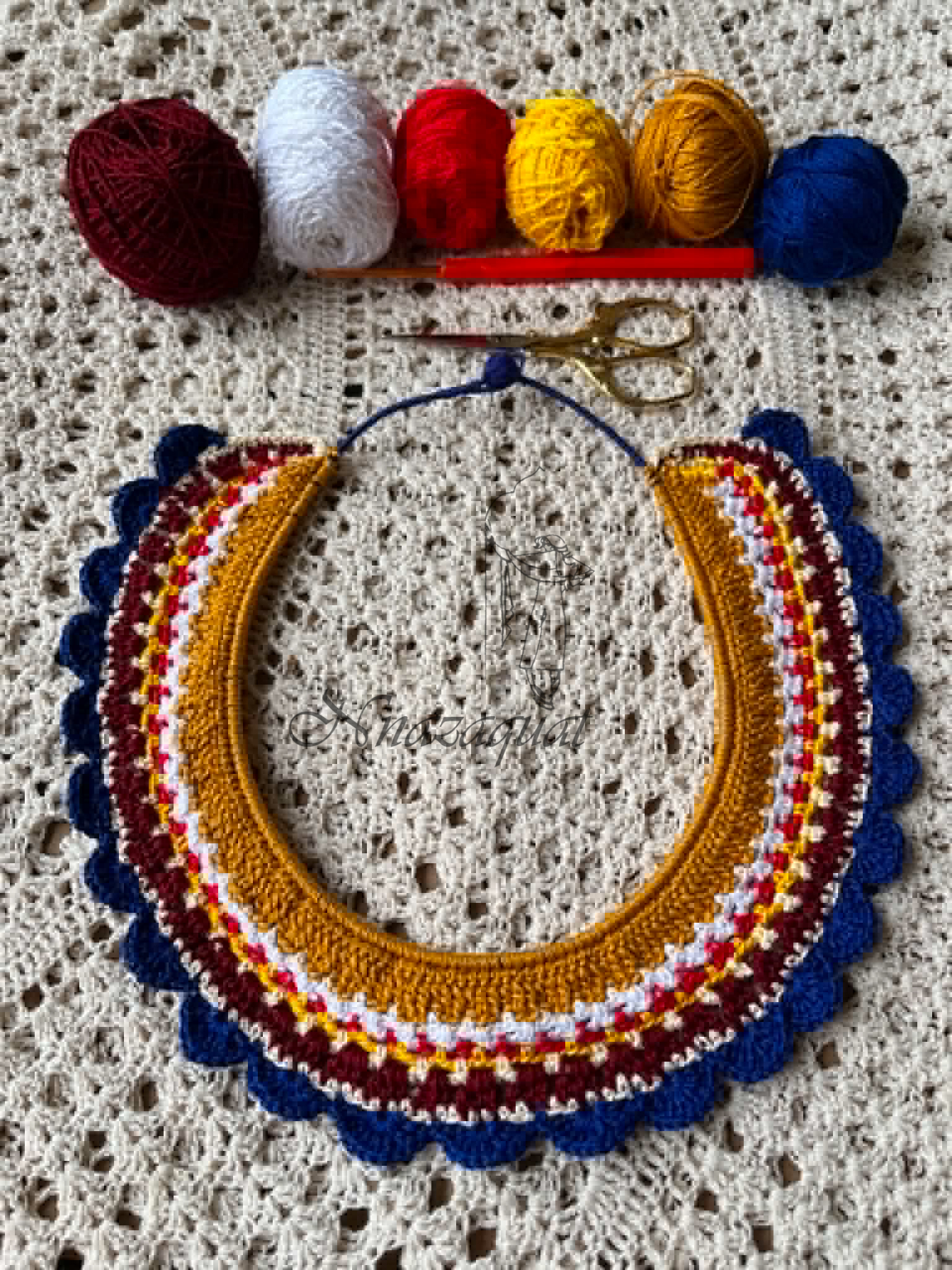 Crochet neckpiece mustard.