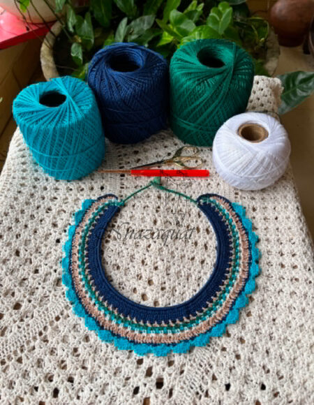 Crochet neckpiece Blue